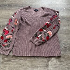 American eagle embroidered sleeve sweater